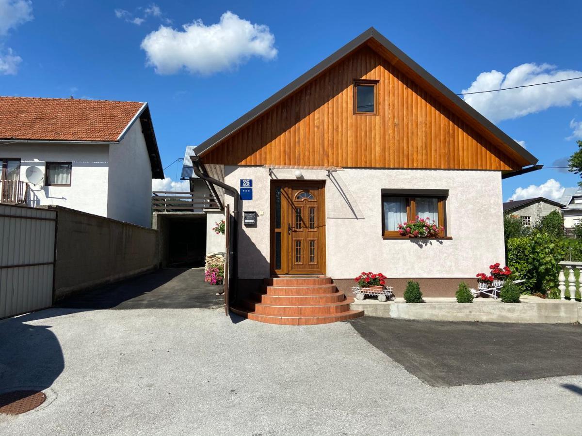 Apartman Anna Ogulin Zewnętrze zdjęcie