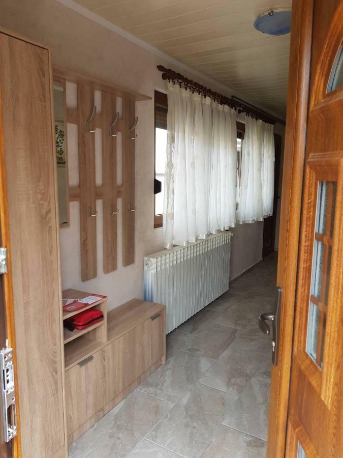 Apartman Anna Ogulin Zewnętrze zdjęcie