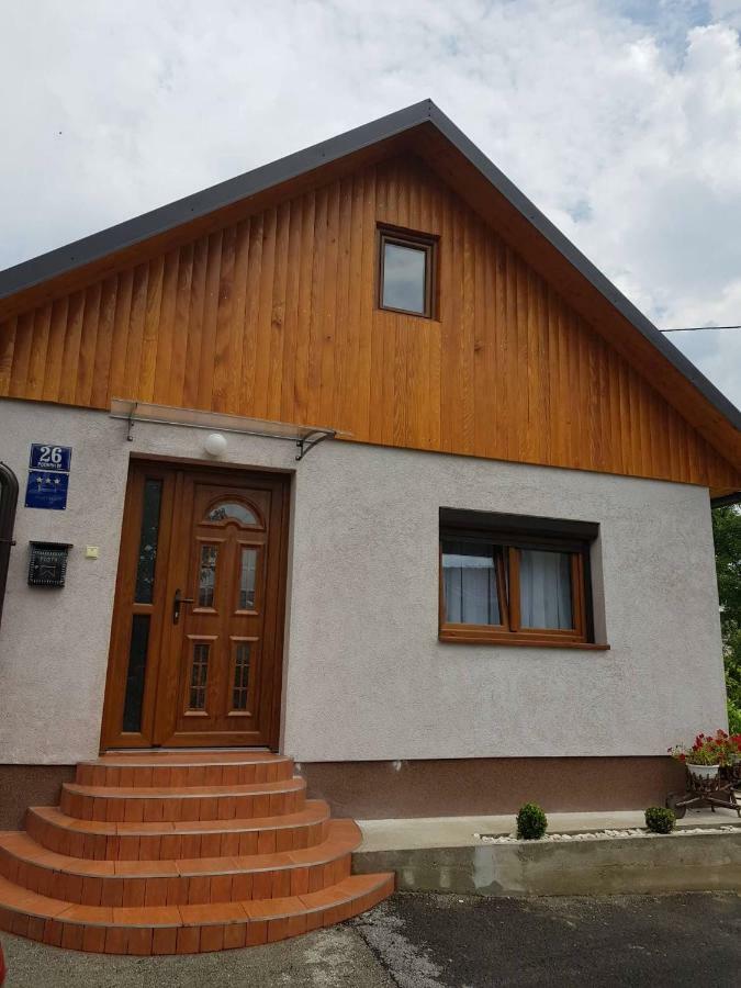 Apartman Anna Ogulin Zewnętrze zdjęcie