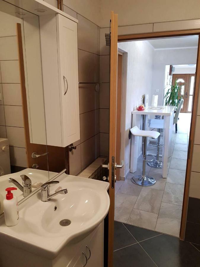Apartman Anna Ogulin Zewnętrze zdjęcie