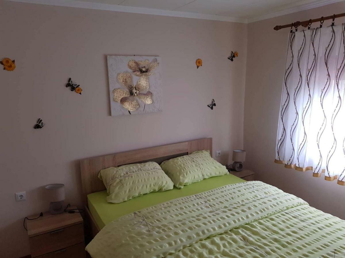 Apartman Anna Ogulin Zewnętrze zdjęcie