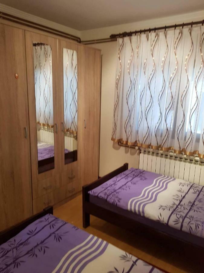 Apartman Anna Ogulin Zewnętrze zdjęcie