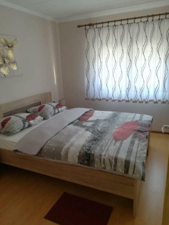 Apartman Anna Ogulin Zewnętrze zdjęcie