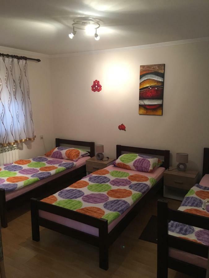 Apartman Anna Ogulin Zewnętrze zdjęcie